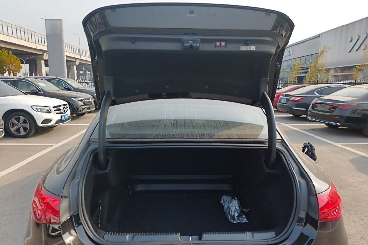 Used Mercedes-Benz EQE 2025 500 4MATIC Pioneer Edition Trunk