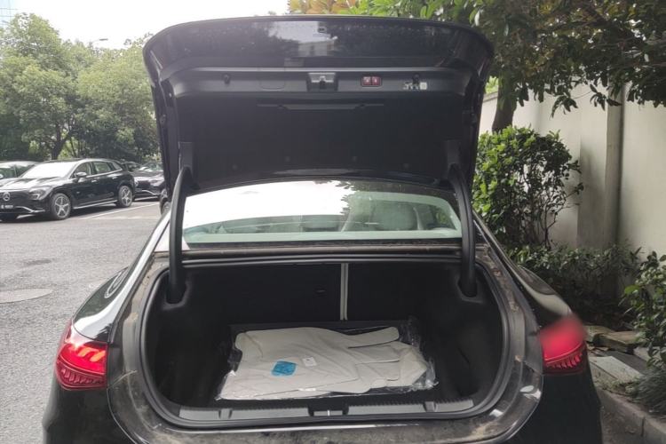 Used Mercedes-Benz EQE 2025 500 4MATIC Pioneer Edition Trunk