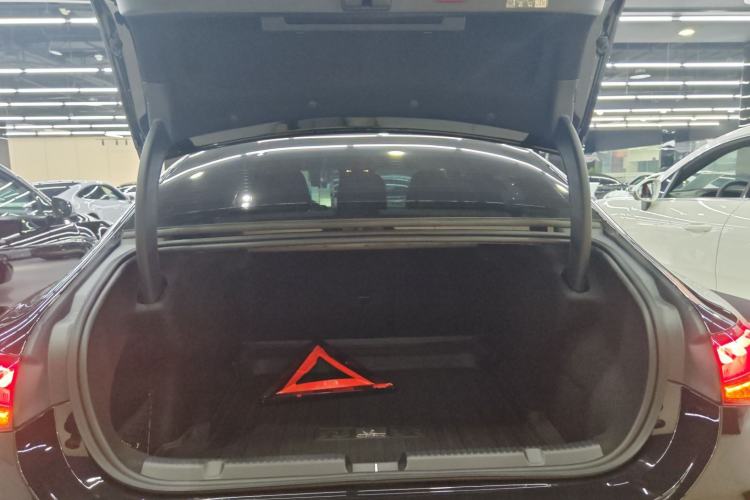 Used Mercedes-Benz EQE 2025 500 4MATIC Pioneer Edition Trunk
