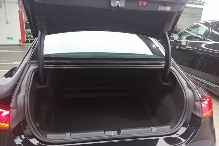 Used Mercedes-Benz EQE 2025 500 4MATIC Pioneer Edition Trunk