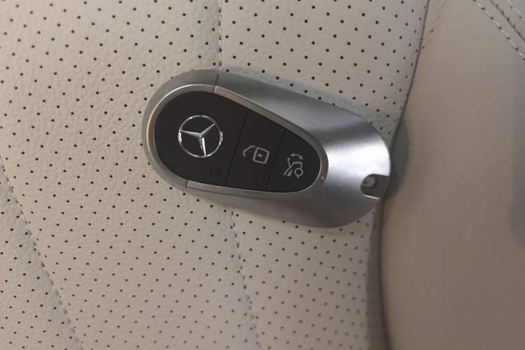 Used Mercedes-Benz EQE 2025 500 4MATIC Pioneer Edition Vehicle Key