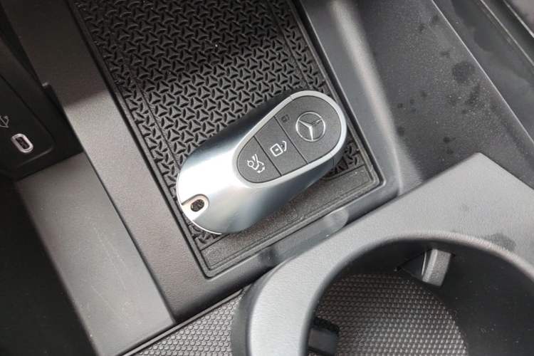 Used Mercedes-Benz EQE 2025 500 4MATIC Pioneer Edition Vehicle Key