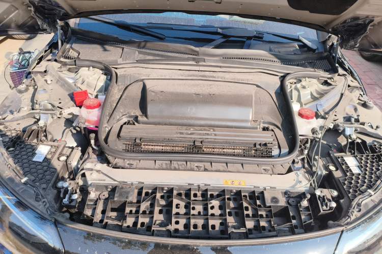 Used Mercedes-Benz EQE 2025 500 4MATIC Luxury Edition Engine Bay