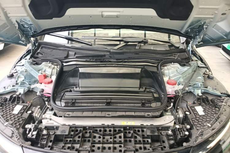 Used Mercedes-Benz EQE 2025 500 4MATIC Pioneer Edition Engine Bay