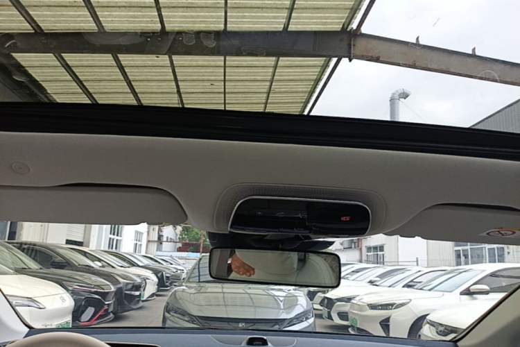 Used Mercedes-Benz EQE 2025 500 4MATIC Pioneer Edition Headliner