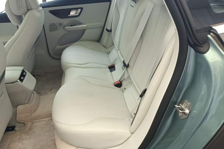 Used Mercedes-Benz EQE 2025 500 4MATIC Pioneer Edition Left Rear Seat