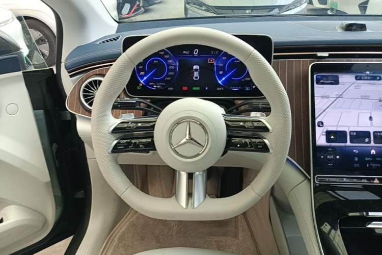 Used Mercedes-Benz EQE 2025 500 4MATIC Pioneer Edition Steering Wheel