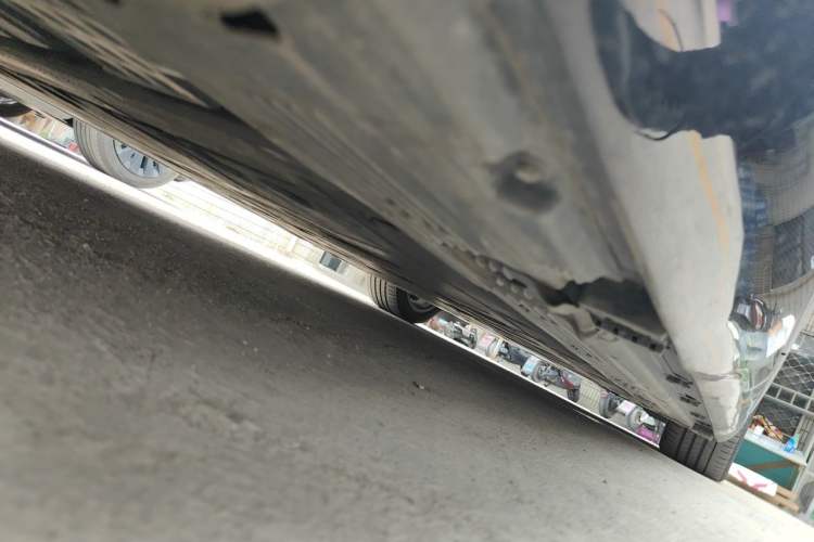Used Mercedes-Benz EQE 2025 500 4MATIC Luxury Edition Chassis Rear Right