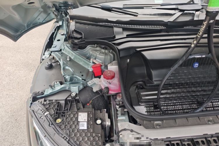 Used Mercedes-Benz EQE 2025 500 4MATIC Pioneer Edition Engine Bay Right
