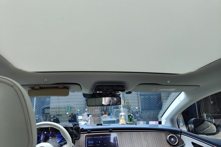 Used Mercedes-Benz EQE 2025 500 4MATIC Luxury Edition Headliner