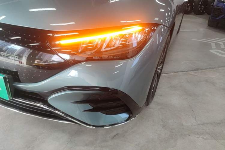 Used Mercedes-Benz EQE 2025 500 4MATIC Luxury Edition Left Front Headlight