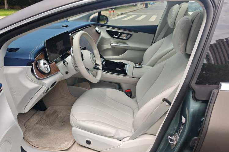 Used Mercedes-Benz EQE 2025 500 4MATIC Pioneer Edition Left Front Seat