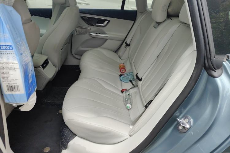 Used Mercedes-Benz EQE 2025 500 4MATIC Luxury Edition Left Rear Seat