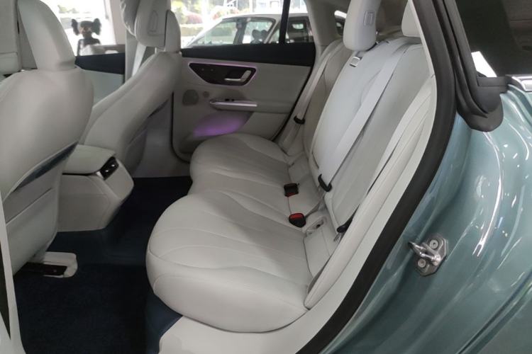 Used Mercedes-Benz EQE 2025 500 4MATIC Luxury Edition Left Rear Seat
