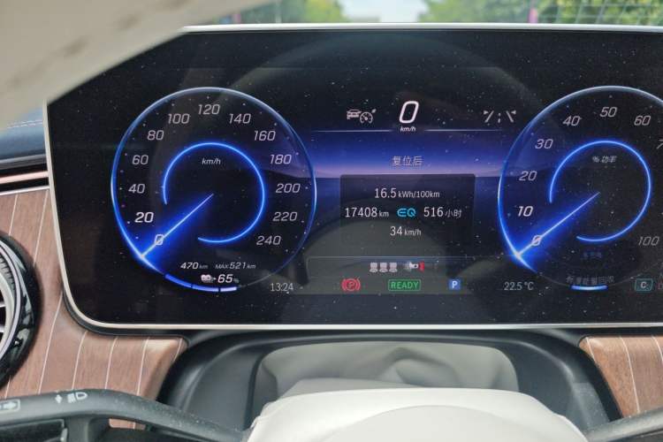 Used Mercedes-Benz EQE 2025 500 4MATIC Pioneer Edition Odometer Close Up