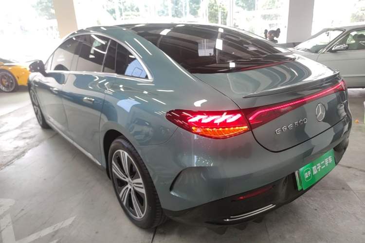 Used Mercedes-Benz EQE 2025 500 4MATIC Luxury Edition Rear Left 45 Deg