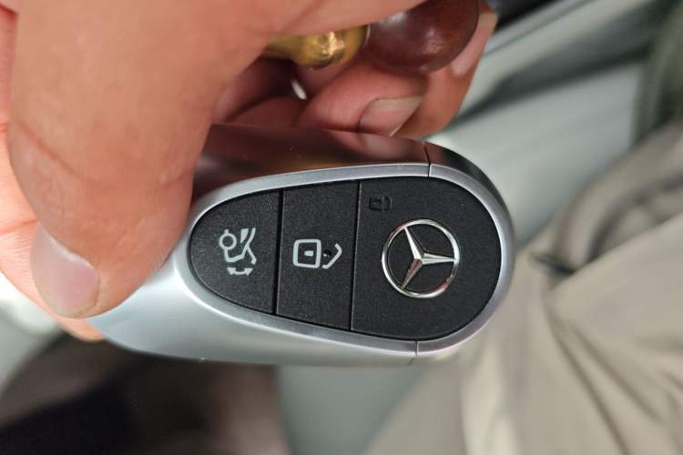 Used Mercedes-Benz EQE 2025 500 4MATIC Pioneer Edition Vehicle Key