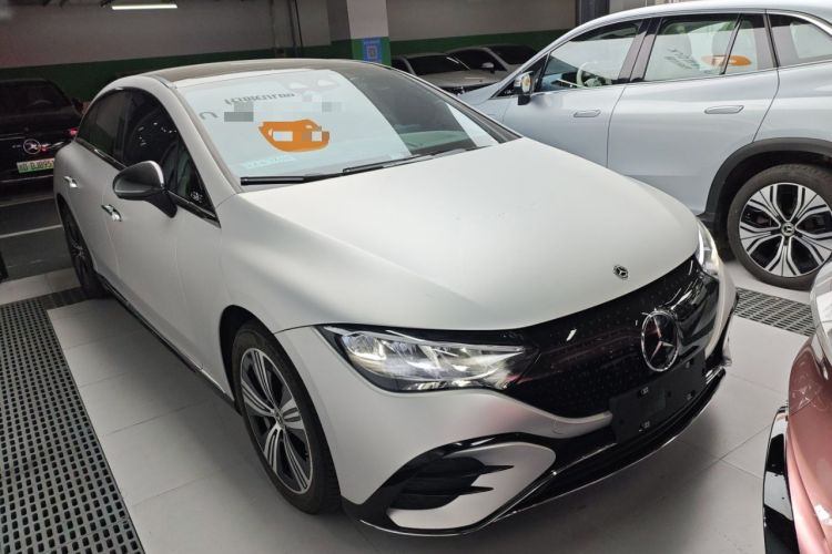 Used Mercedes-Benz EQE 2025 500 4MATIC Luxury Edition Front Right 45 Deg