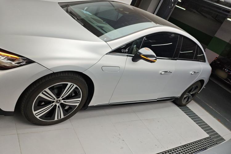 Used Mercedes-Benz EQE 2025 500 4MATIC Luxury Edition Left Side