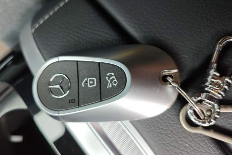 Used Mercedes-Benz EQE 2025 500 4MATIC Luxury Edition Vehicle Key