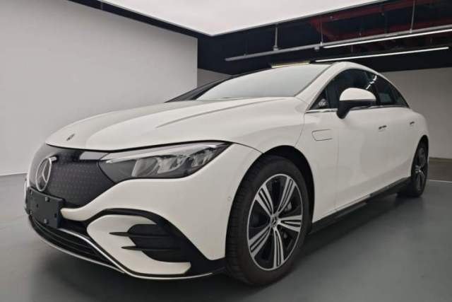 Mercedes-Benz EQE 2025 500 4MATIC Pioneer Edition с пробегом
