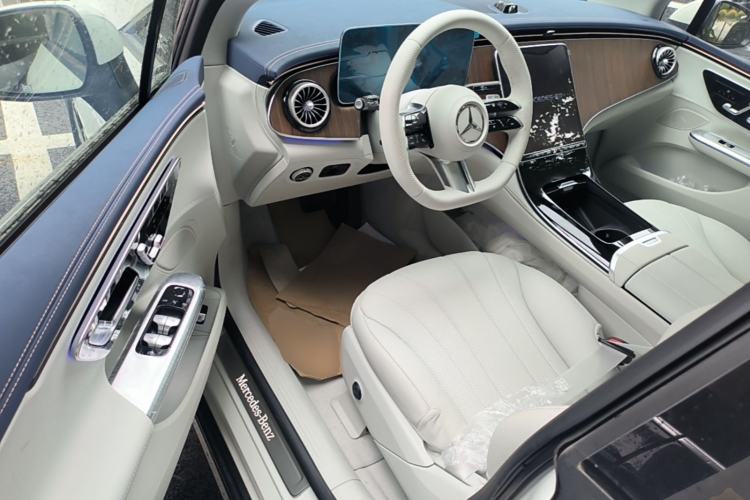 Used Mercedes-Benz EQE 2025 500 4MATIC Pioneer Edition Driver Seat