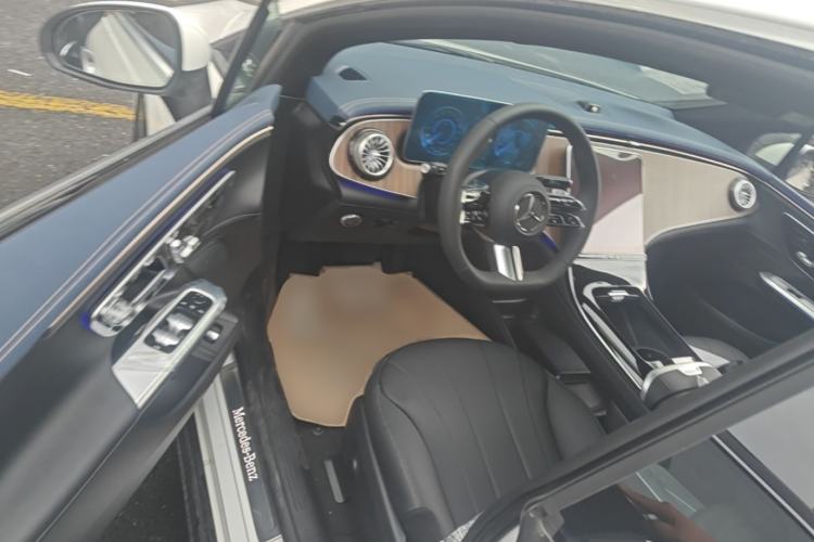 Used Mercedes-Benz EQE 2025 500 4MATIC Pioneer Edition Driver Seat