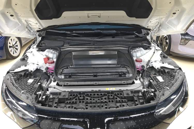 Used Mercedes-Benz EQE 2025 500 4MATIC Pioneer Edition Engine Bay
