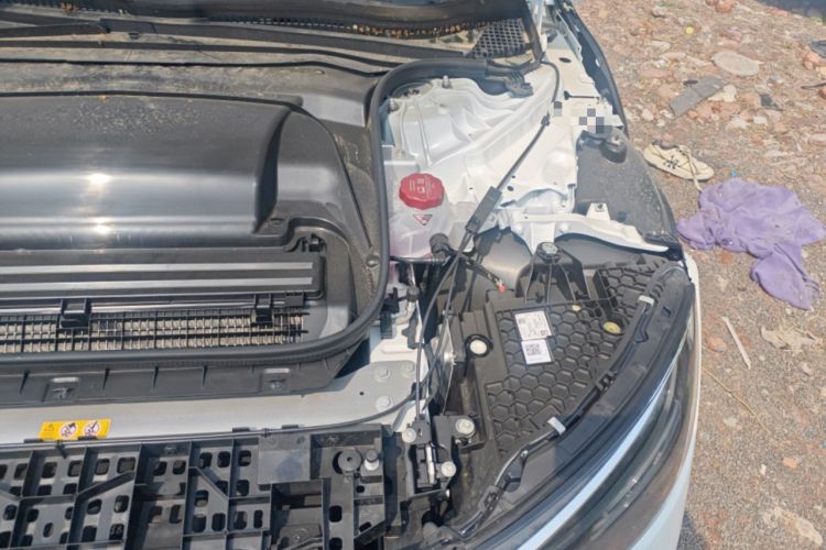 Used Mercedes-Benz EQE 2025 500 4MATIC Pioneer Edition Engine Bay Left