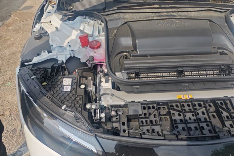 Used Mercedes-Benz EQE 2025 500 4MATIC Pioneer Edition Engine Bay Right
