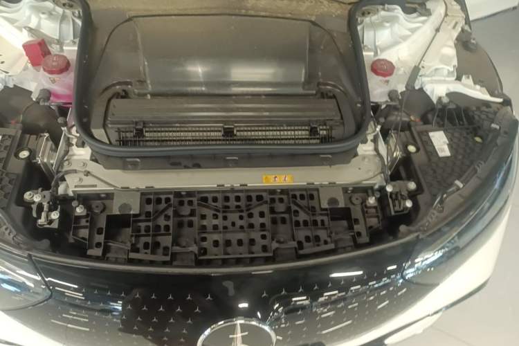 Used Mercedes-Benz EQE 2025 500 4MATIC Pioneer Edition Engine Bay