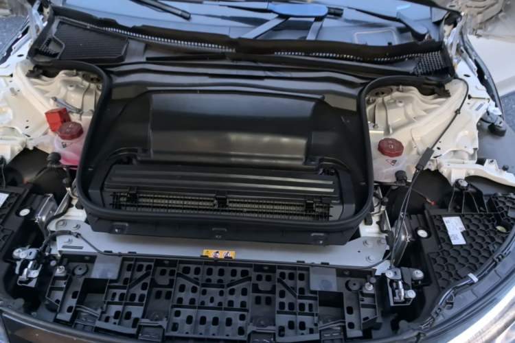 Used Mercedes-Benz EQE 2025 500 4MATIC Pioneer Edition Engine Bay