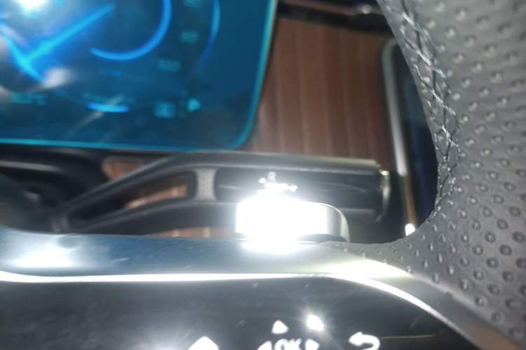 Used Mercedes-Benz EQE 2025 500 4MATIC Pioneer Edition Gear Lever