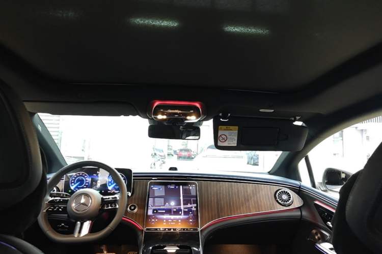 Used Mercedes-Benz EQE 2025 500 4MATIC Pioneer Edition Headliner
