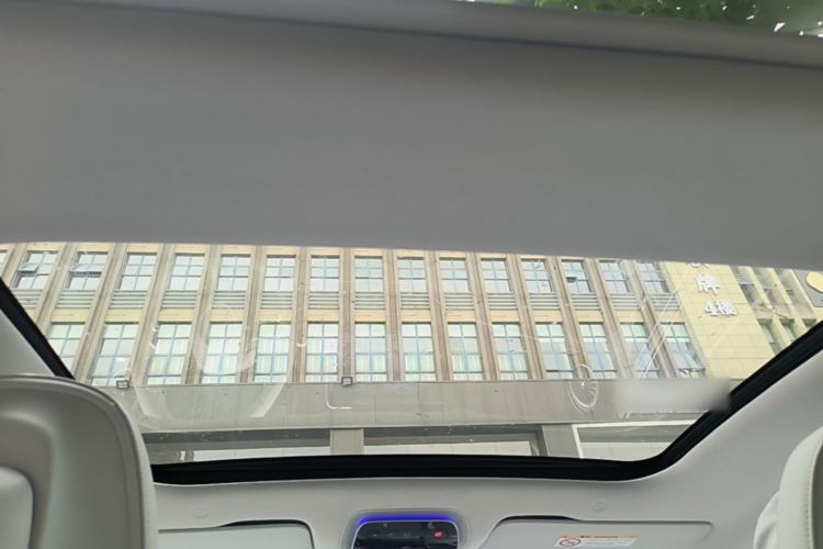 Used Mercedes-Benz EQE 2025 500 4MATIC Pioneer Edition Headliner