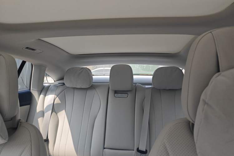 Used Mercedes-Benz EQE 2025 500 4MATIC Pioneer Edition Headliner