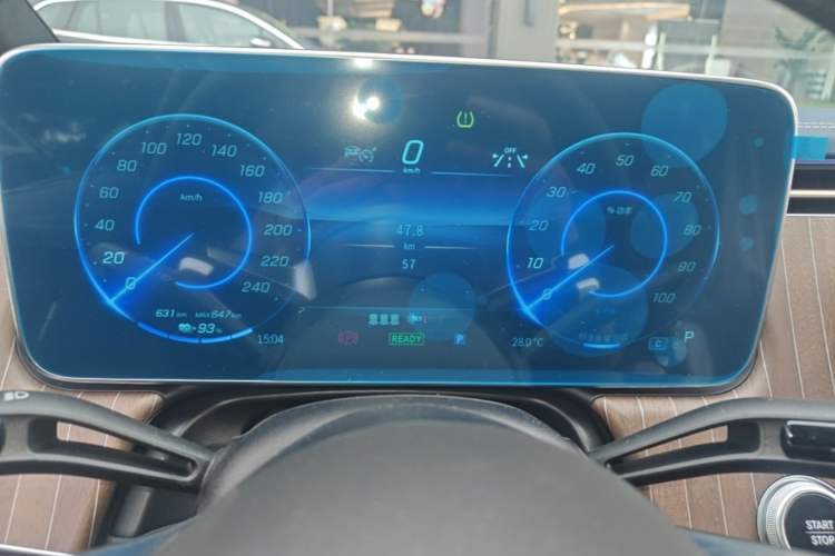 Used Mercedes-Benz EQE 2025 500 4MATIC Pioneer Edition Instrument Cluster
