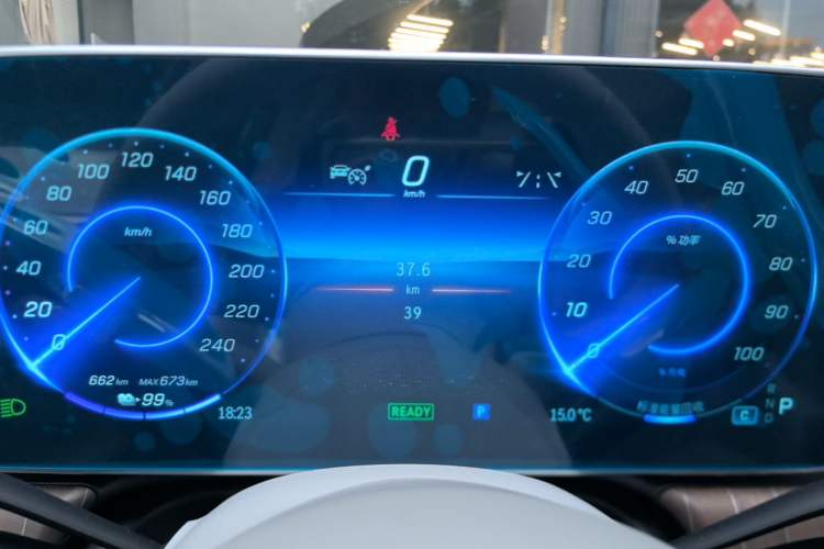 Used Mercedes-Benz EQE 2025 500 4MATIC Pioneer Edition Instrument Cluster