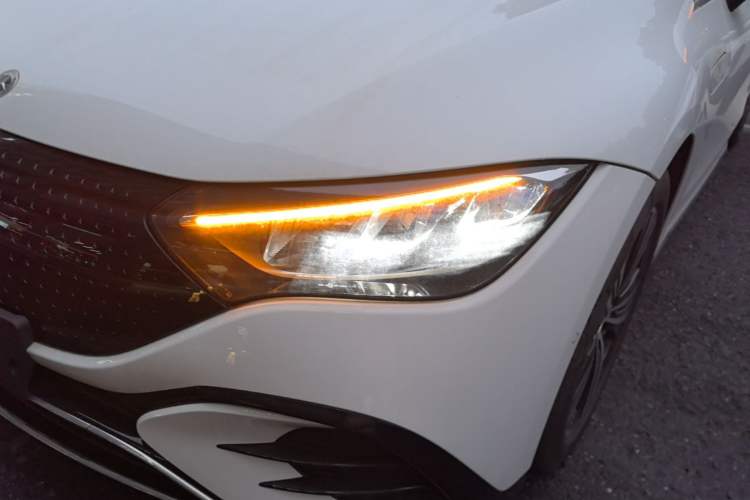 Used Mercedes-Benz EQE 2025 500 4MATIC Pioneer Edition Left Front Headlight