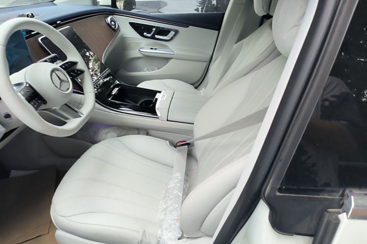 Used Mercedes-Benz EQE 2025 500 4MATIC Pioneer Edition Left Front Seat