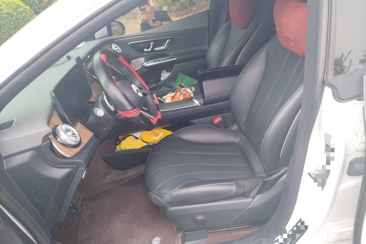 Used Mercedes-Benz EQE 2025 500 4MATIC Pioneer Edition Left Front Seat