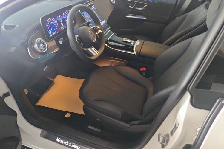 Used Mercedes-Benz EQE 2025 500 4MATIC Pioneer Edition Left Front Seat