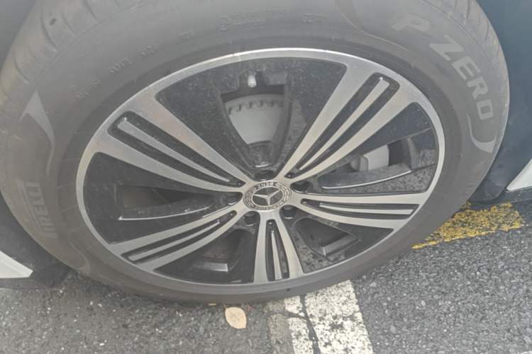 Used Mercedes-Benz EQE 2025 500 4MATIC Pioneer Edition Left Front Wheel Hub