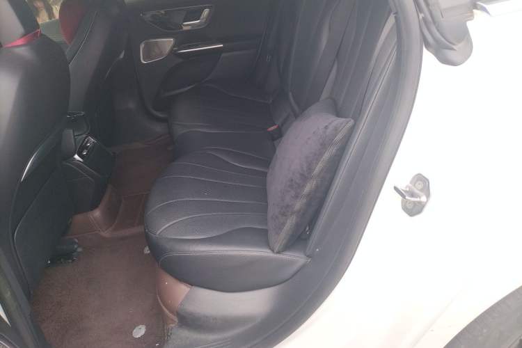 Used Mercedes-Benz EQE 2025 500 4MATIC Pioneer Edition Left Rear Seat