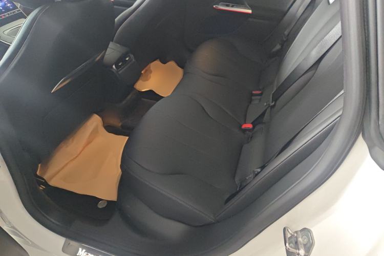 Used Mercedes-Benz EQE 2025 500 4MATIC Pioneer Edition Left Rear Seat
