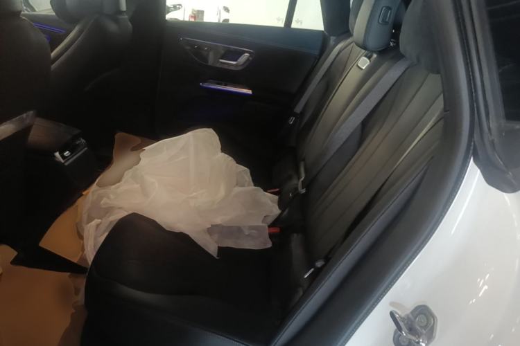 Used Mercedes-Benz EQE 2025 500 4MATIC Pioneer Edition Left Rear Seat