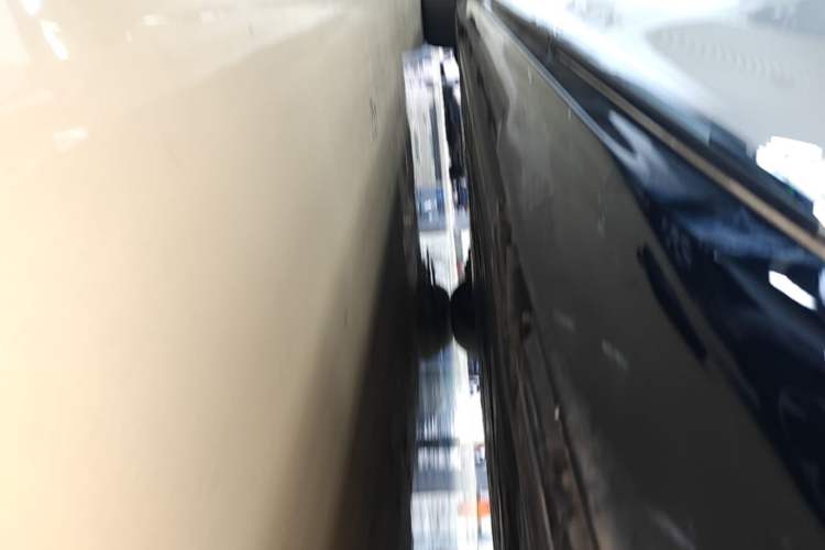 Used Mercedes-Benz EQE 2025 500 4MATIC Pioneer Edition Left Side Sill