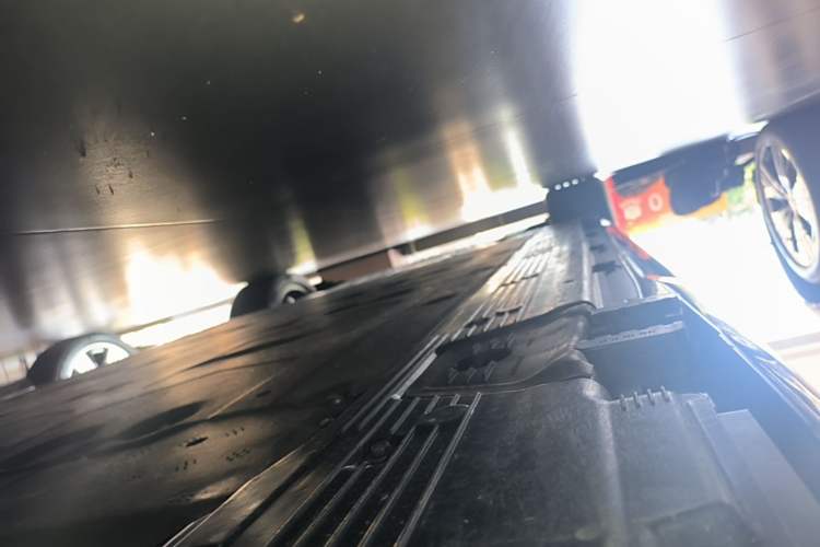 Used Mercedes-Benz EQE 2025 500 4MATIC Pioneer Edition Left Side Sill