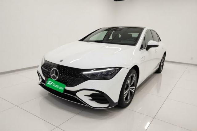 Ojetý Mercedes-Benz EQE 2025 500 4MATIC Pioneer Edition
