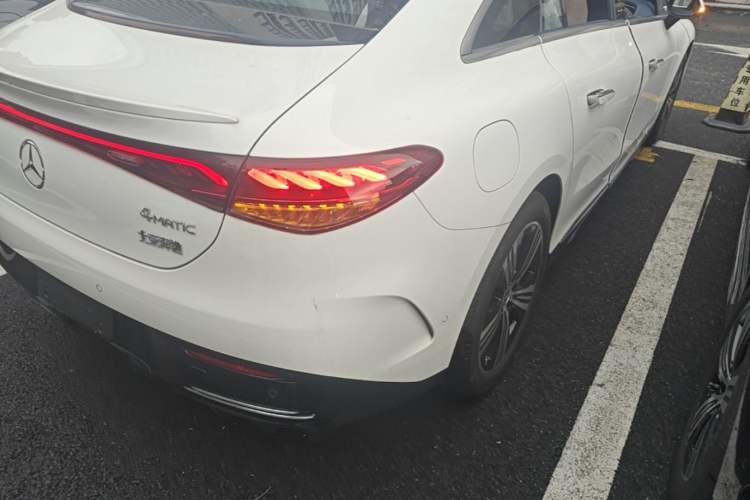 Used Mercedes-Benz EQE 2025 500 4MATIC Pioneer Edition Right Rear Taillight